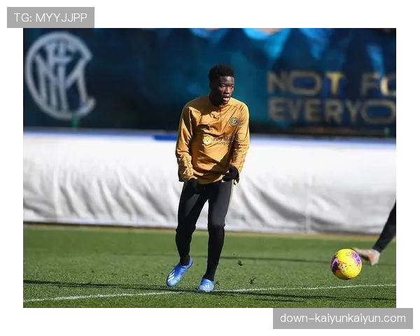 罗马诺:塞维利亚与中场核心拉基蒂奇就续约一年达成原则性协议